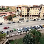 Take شقة روما